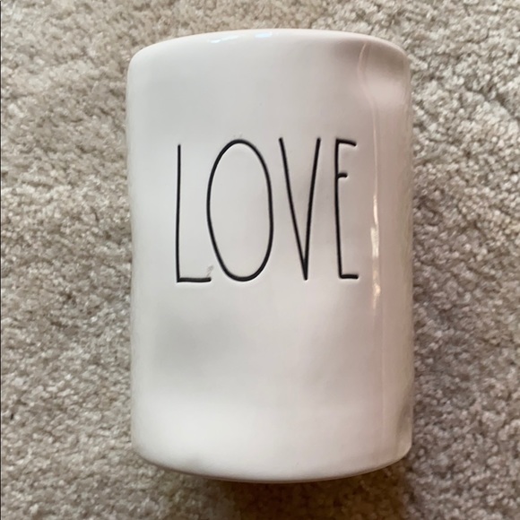 Last 1 - NEW Rae Dunn gardenia peony “Love” candle - Picture 2 of 5